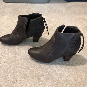 NWOT Brown faux leather booties